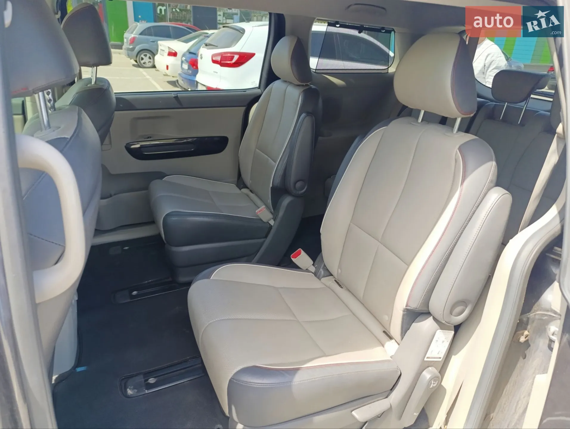 2014 Kia Sedona - мініатюра 9