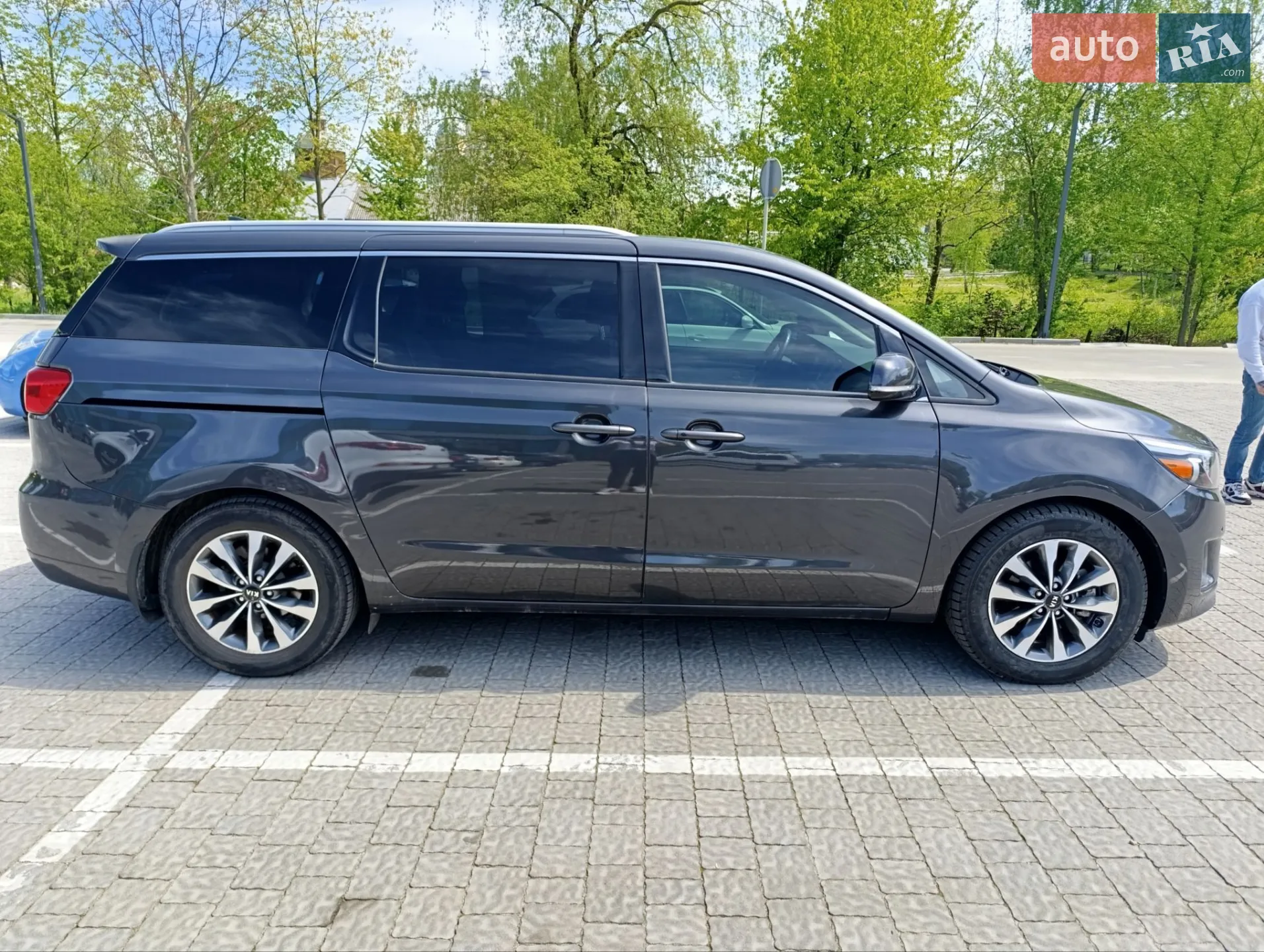 Kia Sedona 2014 VIN KNDMC5C13F6029685 фото оголошення 5 з 22