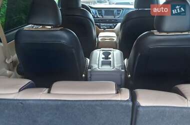 Мінівен Kia Sedona 2016 в 
