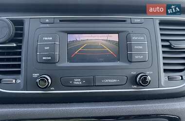 Минивэн Kia Sedona 2015 в 