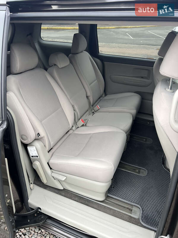 Мінівен Kia Sedona 2015 в Вишневому