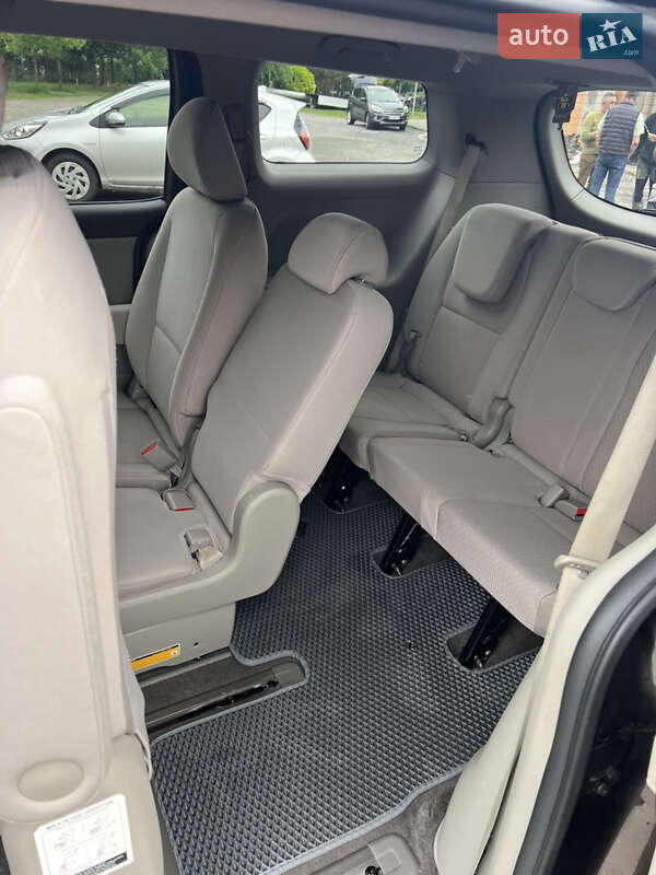 Мінівен Kia Sedona 2015 в Вишневому