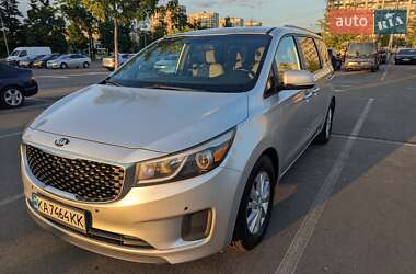 Минивэн Kia Sedona 2015 в Киеве