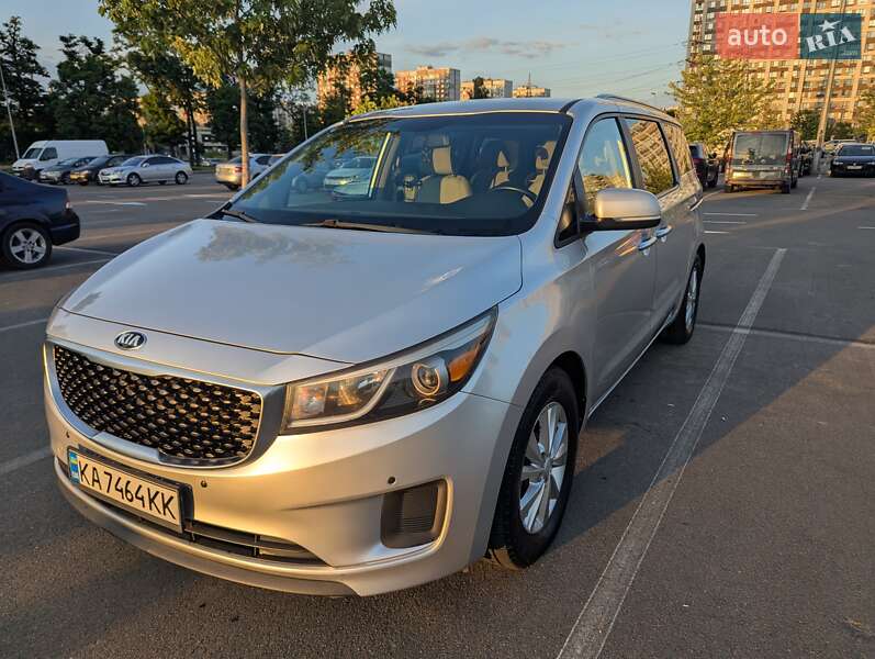 Мінівен Kia Sedona 2015 в Києві