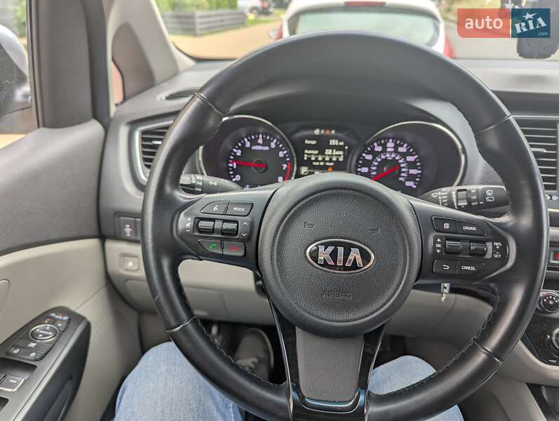 Мінівен Kia Sedona 2015 в Києві