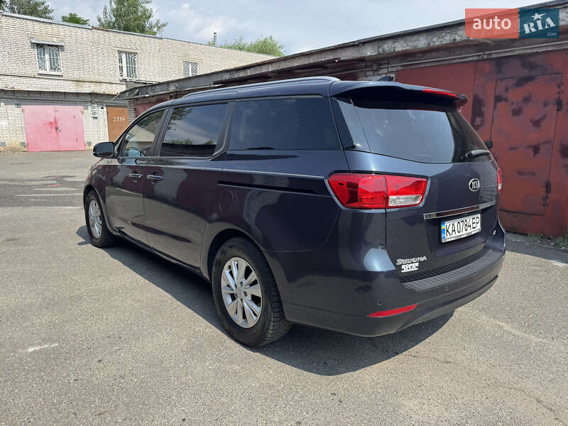 Минивэн Kia Sedona 2015 в Киеве