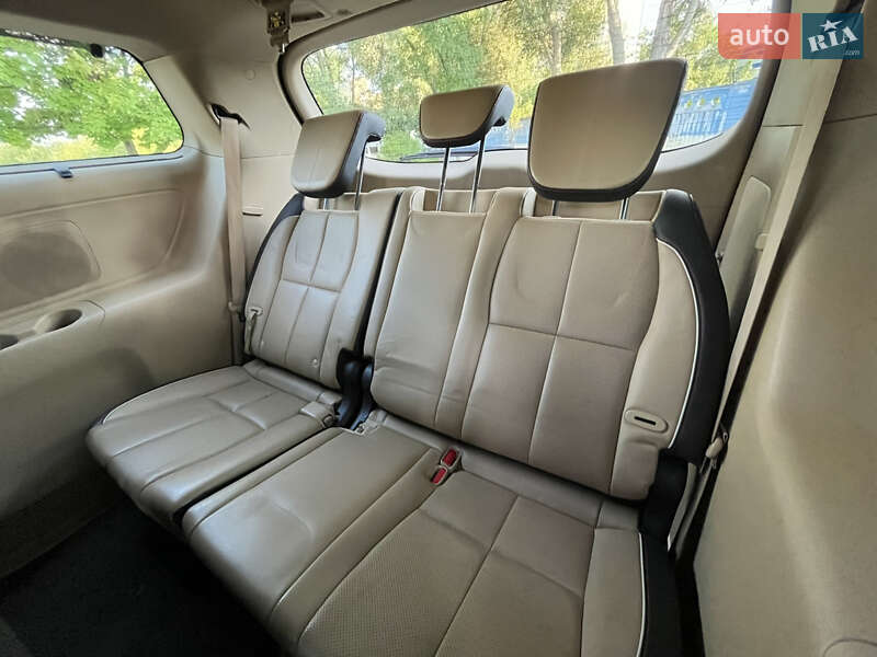 Мінівен Kia Sedona 2016 в Києві фото 21 Мінівен Kia Sedona 2016 в Києві