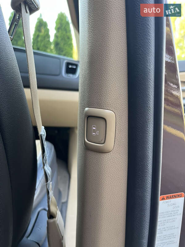 Мінівен Kia Sedona 2016 в Києві фото 28 Мінівен Kia Sedona 2016 в Києві