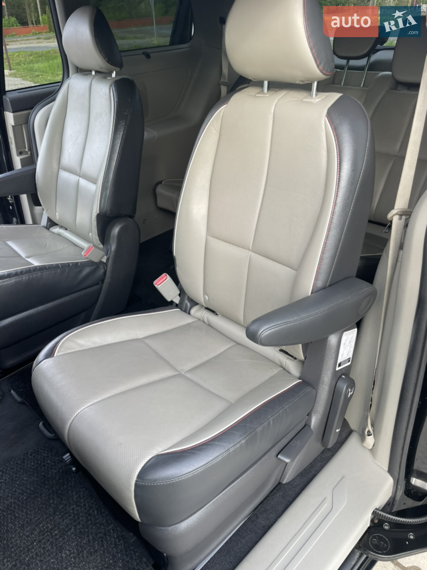 2016 Kia Sedona - мініатюра 11