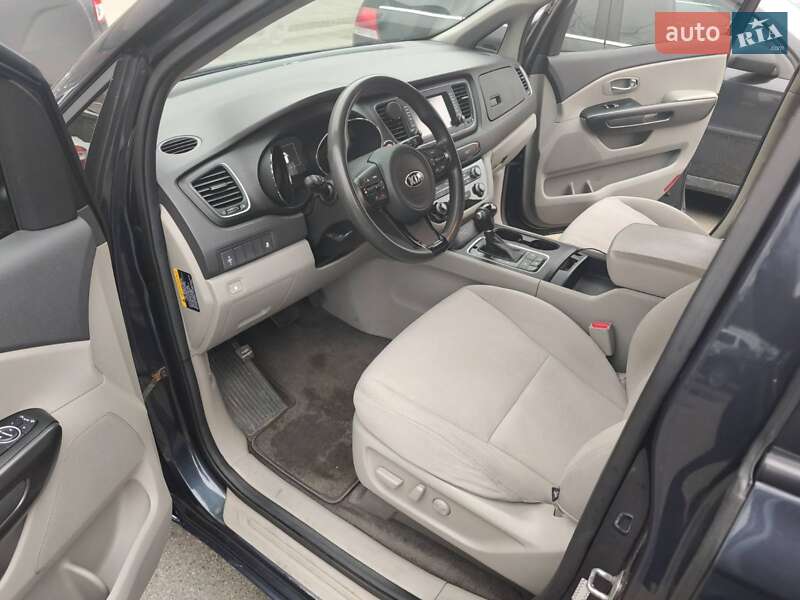 Минивэн Kia Sedona 2015 в Киеве
