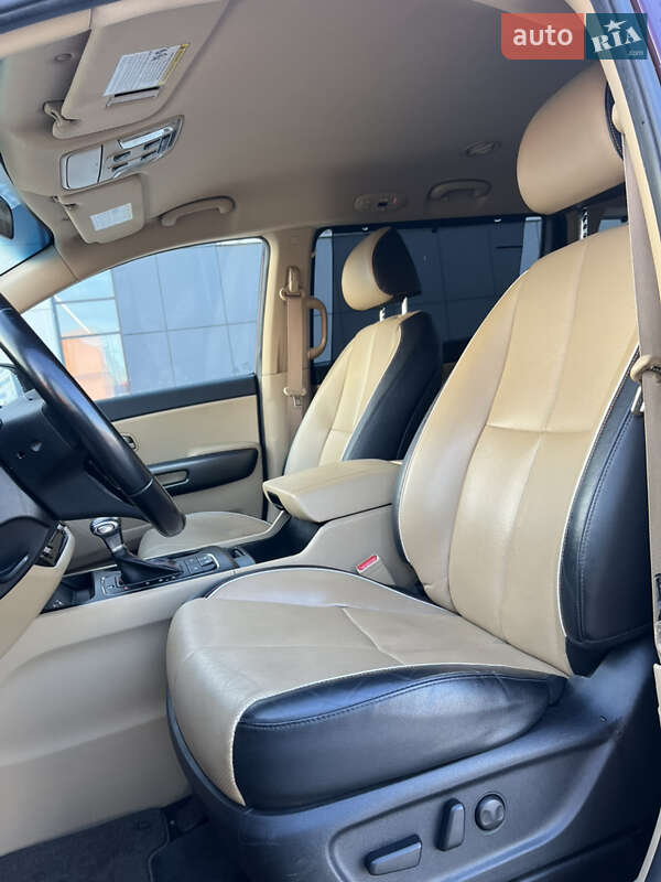 Мінівен Kia Sedona 2016 в Києві