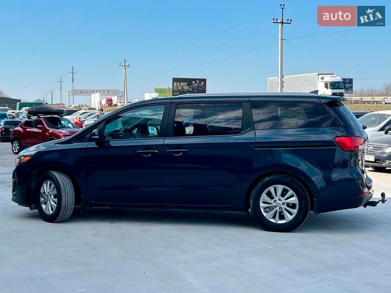 Минивэн Kia Sedona 2015 в Львове