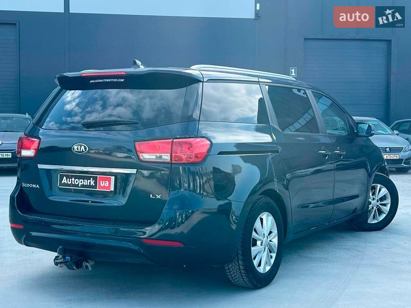 Минивэн Kia Sedona 2015 в Львове
