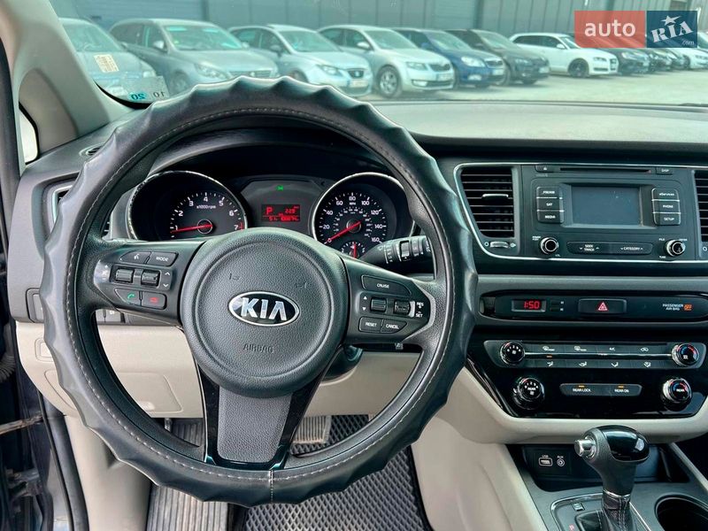 Минивэн Kia Sedona 2015 в Львове