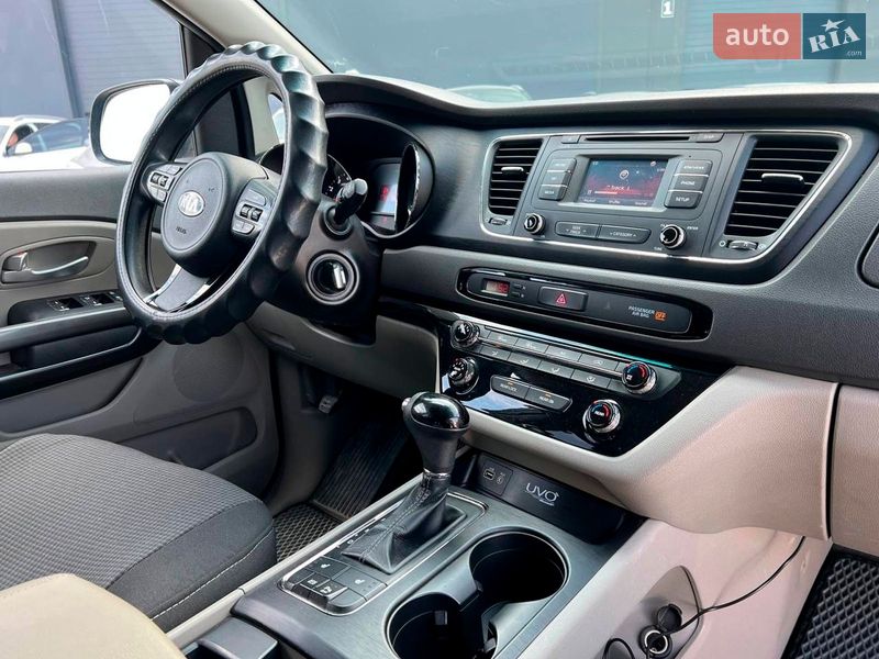 Минивэн Kia Sedona 2015 в Львове