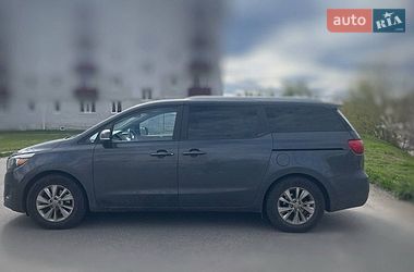 Мінівен Kia Sedona 2016 в Києві