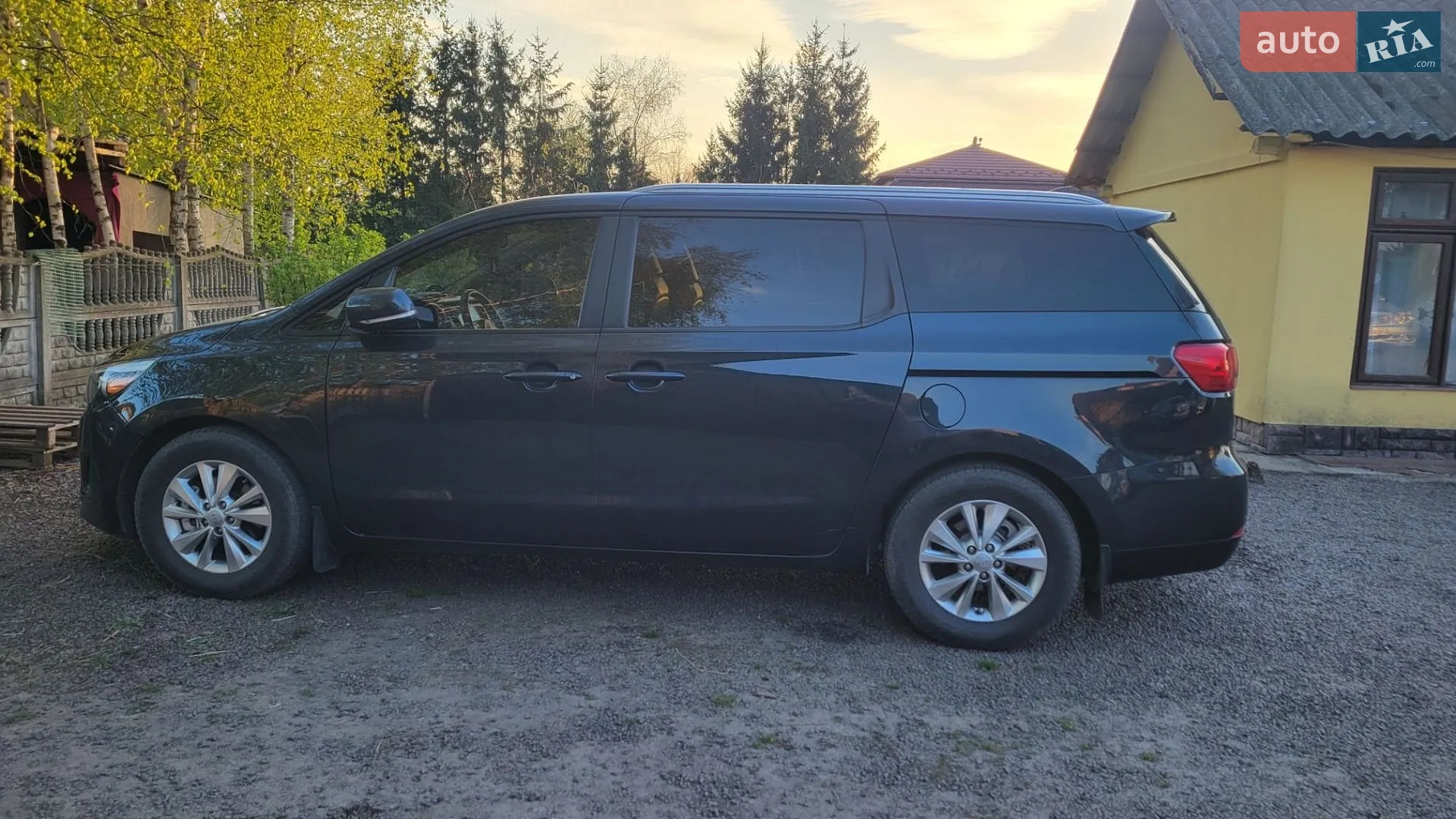 2015 Kia Sedona - мініатюра 3