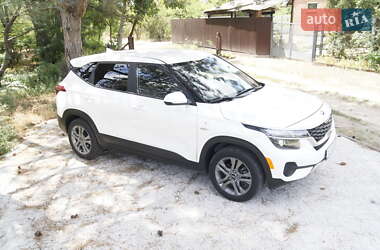 Позашляховик / Кросовер Kia Seltos 2020 в Солоному