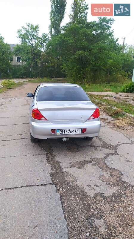 Седан Kia Sephia 2003 в Николаеве
