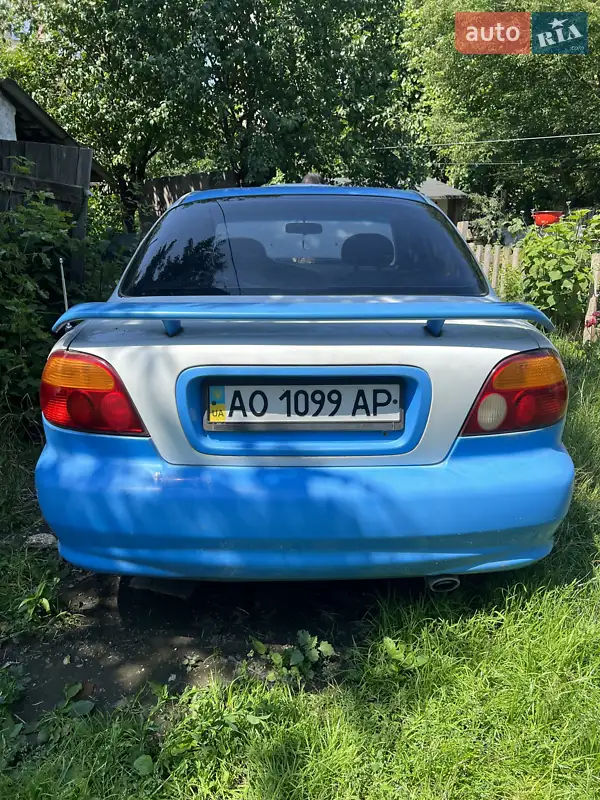 Kia Sephia 2001