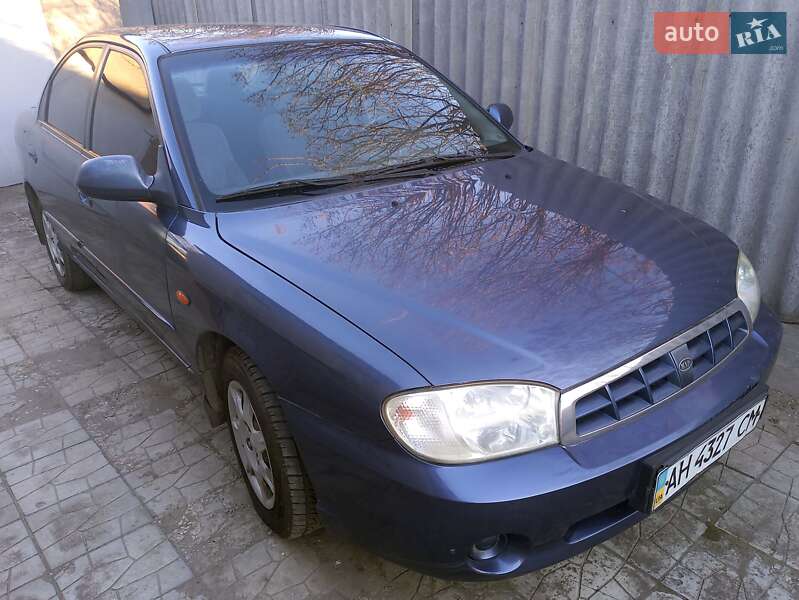 Седан Kia Sephia 2003 в Днепре