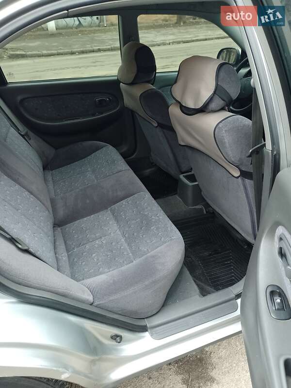 Седан Kia Sephia 2003 в Одессе