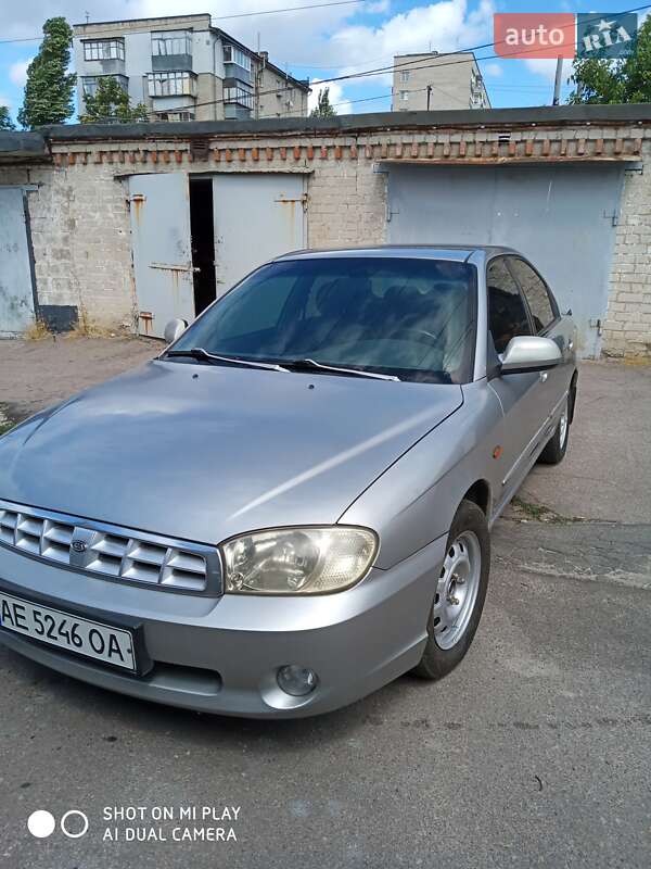 Седан Kia Sephia 2003 в Днепре