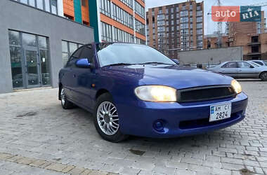 Седан Kia Sephia 2004 в Коростышеве