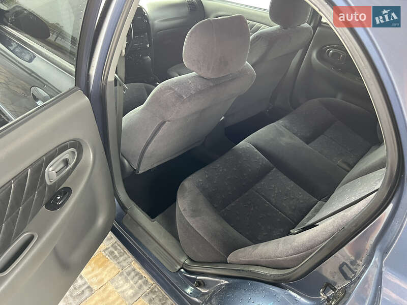 Седан Kia Sephia 2003 в Тернополі