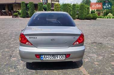 Седан Kia Sephia 2004 в 