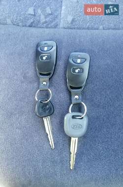 Седан Kia Sephia 2004 в 