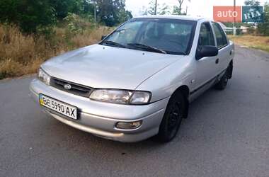 Седан Kia Sephia 1996 в Тростянце