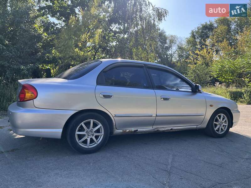 Седан Kia Sephia 2003 в Павлограде