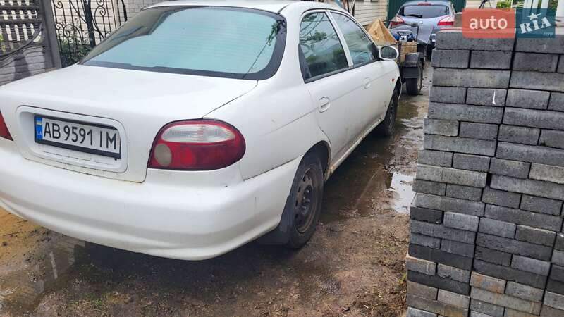 Седан Kia Sephia 2001 в Виннице