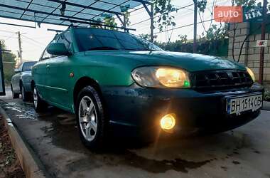 Седан Kia Sephia 2003 в Черноморске