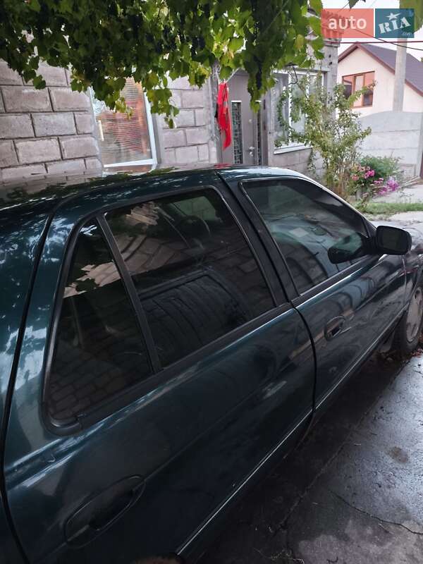 Седан Kia Sephia 1993 в Дніпрі