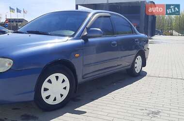 Седан Kia Sephia 2004 в 