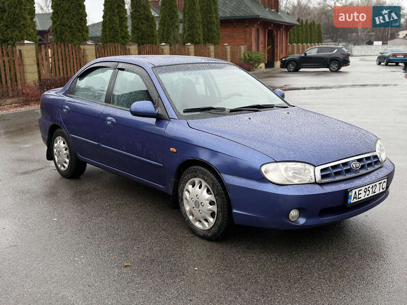 Седан Kia Sephia 2003 в Днепре