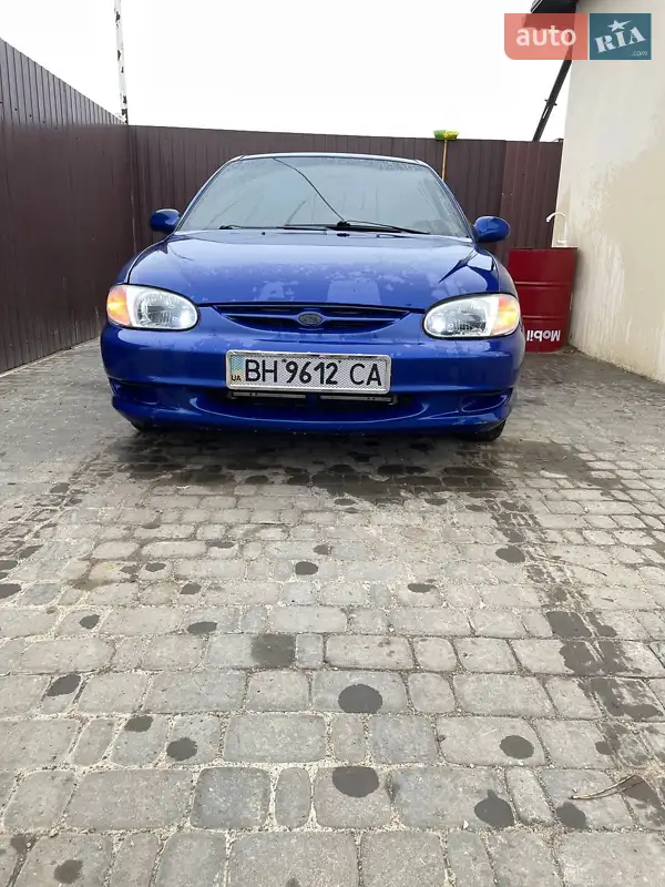 Kia Sephia 2000