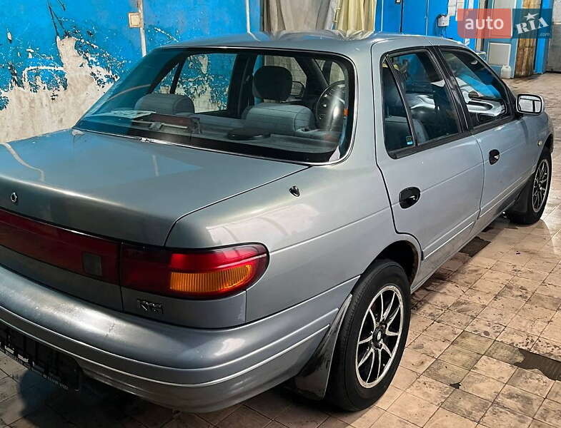 Седан Kia Sephia 1994 в Сумах