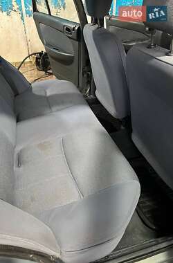 Седан Kia Sephia 1994 в Сумах