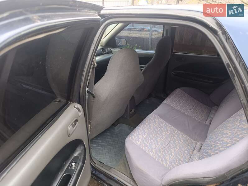 Седан Kia Sephia 1997 в Мироновке