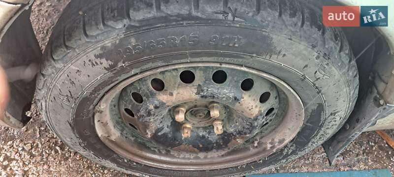 Седан Kia Sephia 1998 в Вольногорске