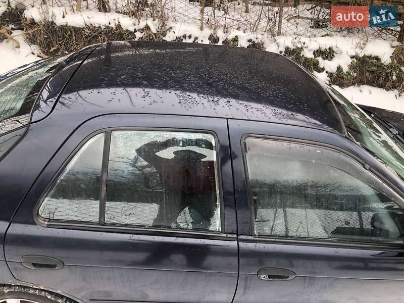 Седан Kia Sephia 1996 в Борщеве