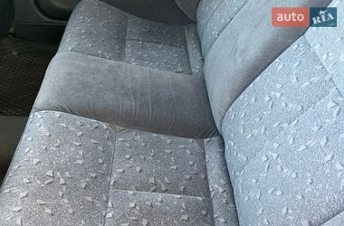 Седан Kia Sephia 2004 в Кривом Роге
