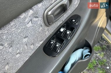 Седан Kia Sephia 2004 в Кривом Роге