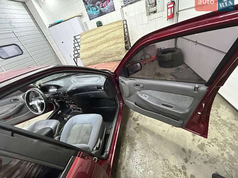 Седан Kia Sephia 1995 в Одессе