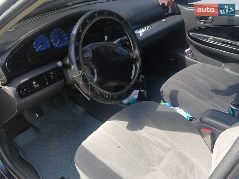 Седан Kia Sephia 1997 в Кагарлыке