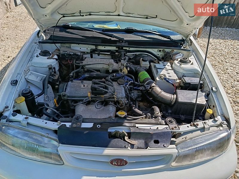 Седан Kia Sephia 1998 в Каменец-Подольском