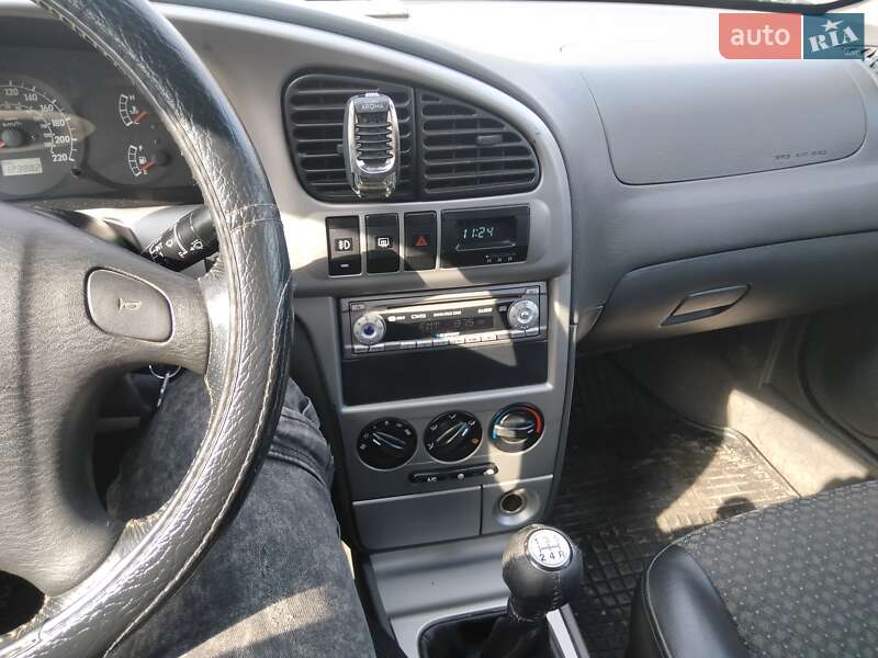 Хэтчбек Kia Shuma 2003 в Ровно